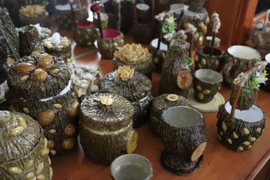Inspiradora historia de éxito de una mujer que convirtió su afición al reciclaje en obras de arte únicas