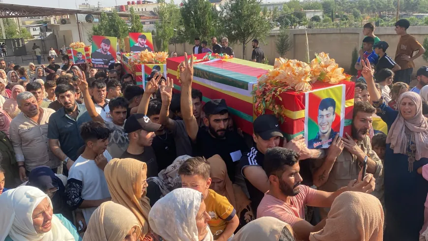 Comienza la ceremonia de despedida de los mártires de la prisión de Kobanê