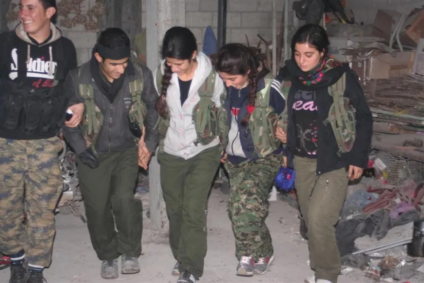 Resiliencia inquebrantable: historia de las mujeres de Kobani en la confrontación de ISIS