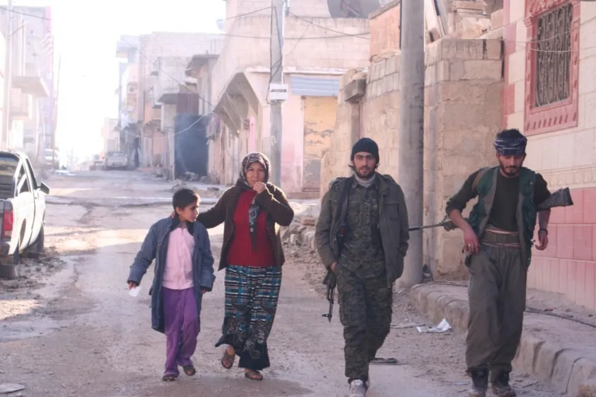 Resiliencia inquebrantable: historia de las mujeres de Kobani en la confrontación de ISIS