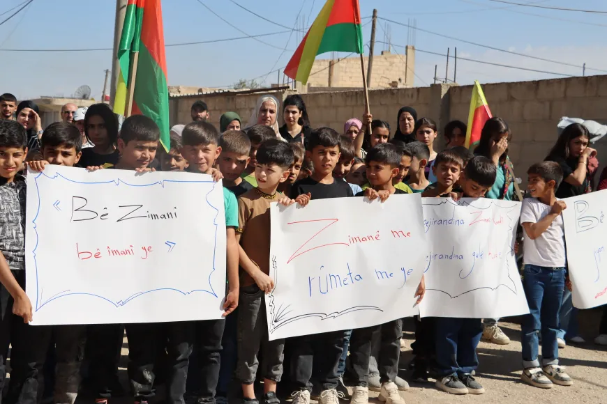 Estudiantes de Qamishlo y Çilaxayê exigen continuar su educación en kurdo