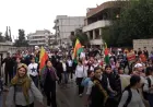 Los estudiantes de Derik protestan por la decisión de limitar las clases de idioma kurdo