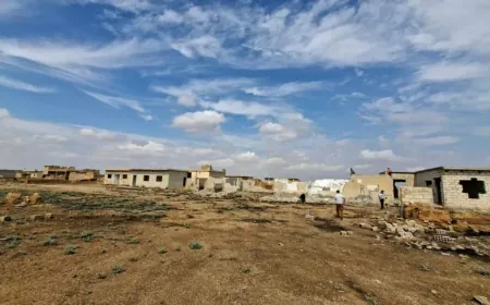 Los habitantes de Hawîş regresan temporalmente a sus hogares y documentan la destrucción en el pueblo