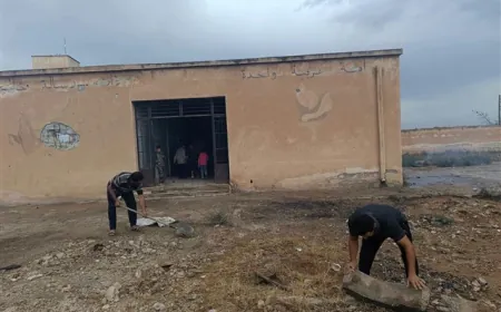 Los residentes de Rabea't reparan la escuela dañada para recibir a 170 niños