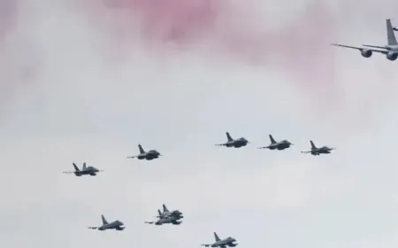 Aviones de combate franceses y británicos realizan un ejercicio conjunto