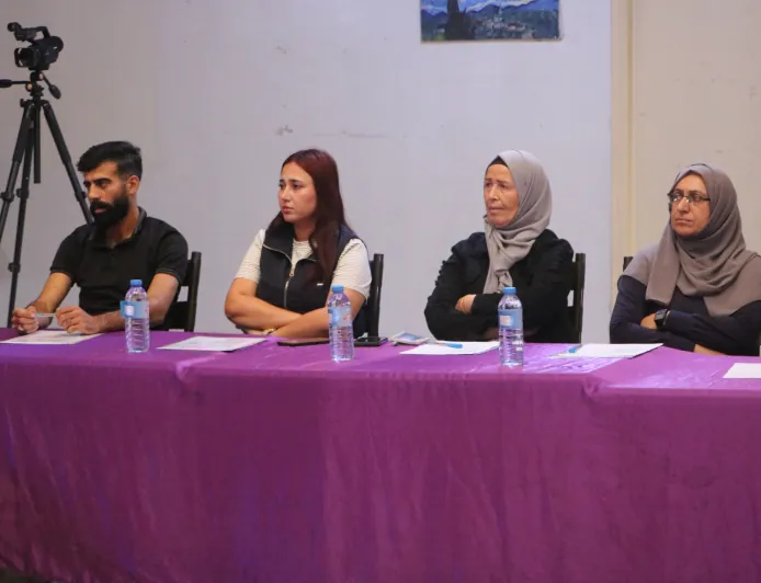 Un seminario en Dirbasiyah aborda los derechos lingüísticos del pueblo kurdo