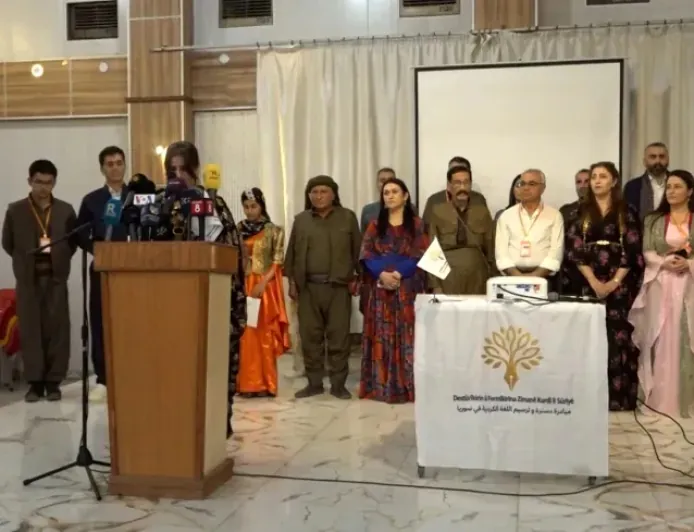 Iniciativa de constitucionalización del idioma kurdo y compromiso de reconocimiento para l...