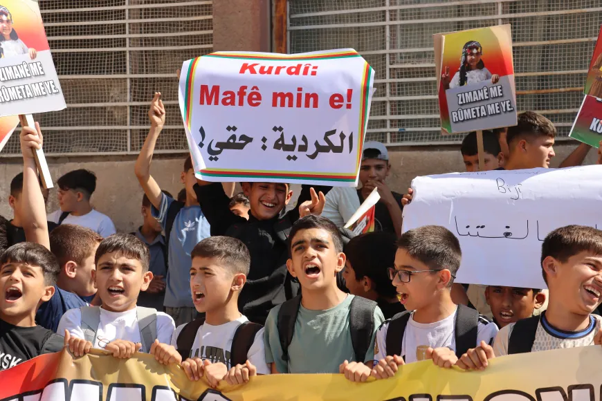 Estudiantes de Girkê Legê, Rimêlan y Qamişlo protestan en defensa de la educación en kurdo