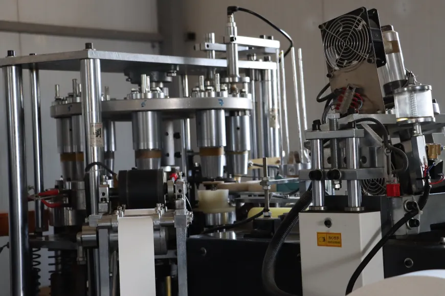 Se inaugura en Tirbespiyê una fábrica de vasos de papel