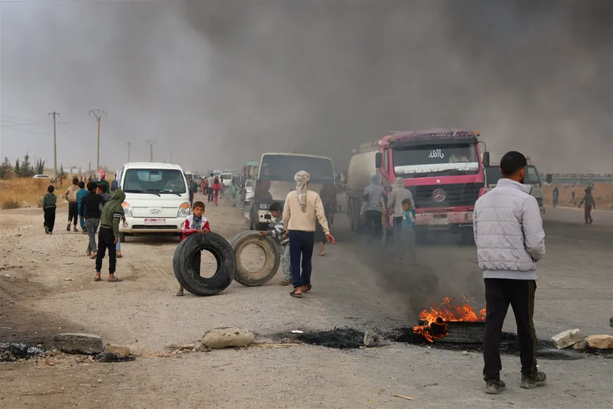 Los desplazados del campamento de Waşûkanî organizan una protesta