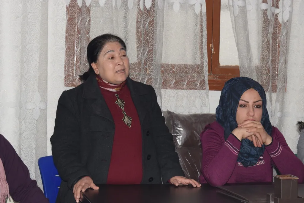 Şandeya jinên Kurdistanê serdana Minbicê dike
