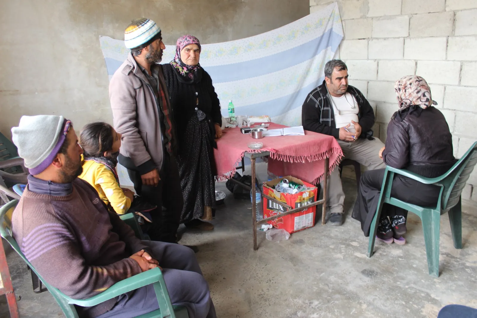 Pijîşkê koçberiya Efrînê wiha erka xwe pêk tîn e!