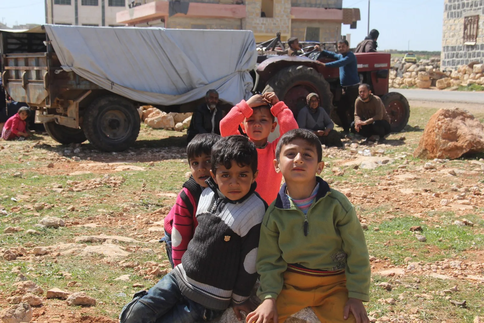 Welatiyên Efrînê li benda vegera malên xwe ne