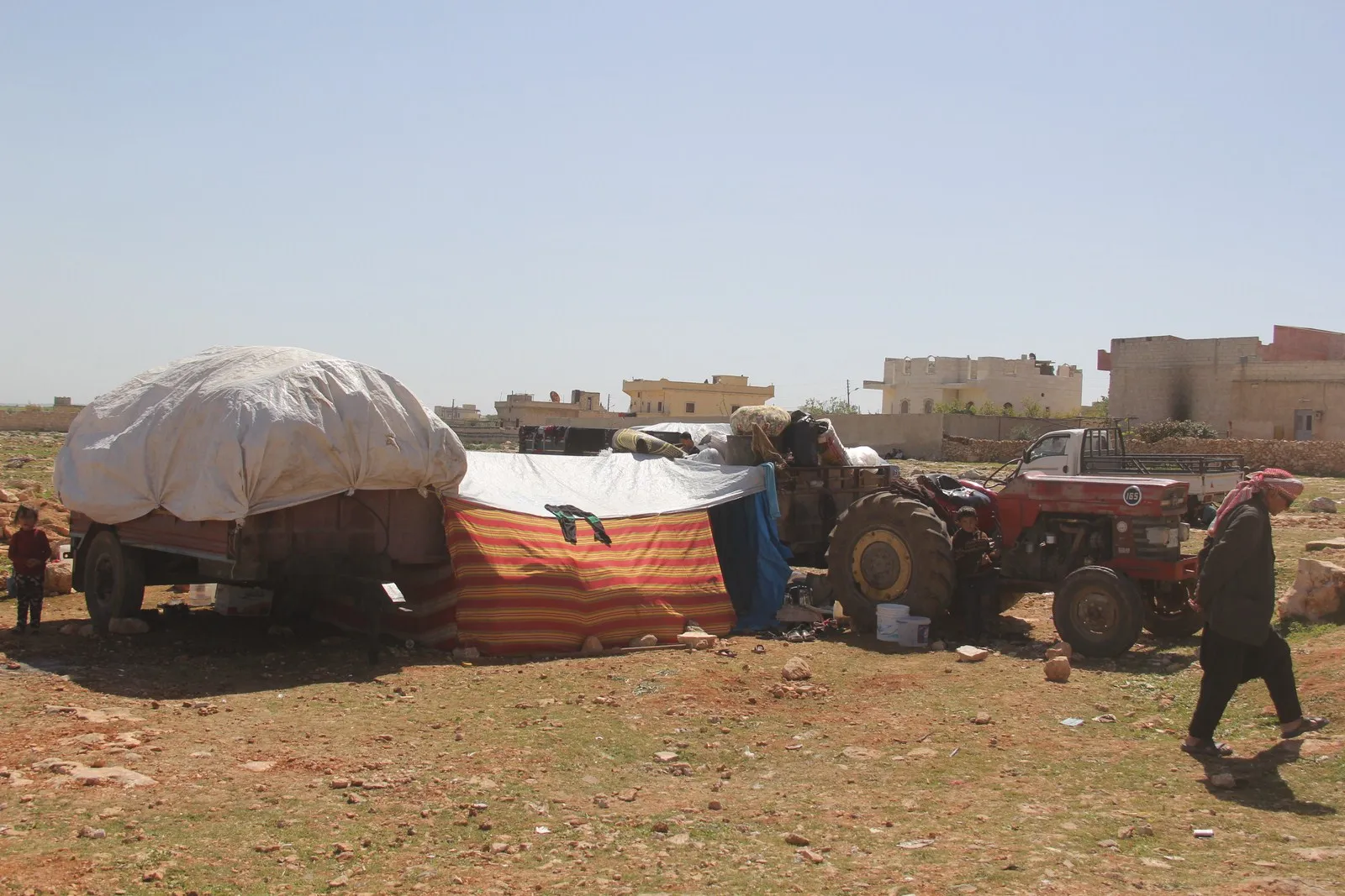 Welatiyên Efrînê li benda vegera malên xwe ne