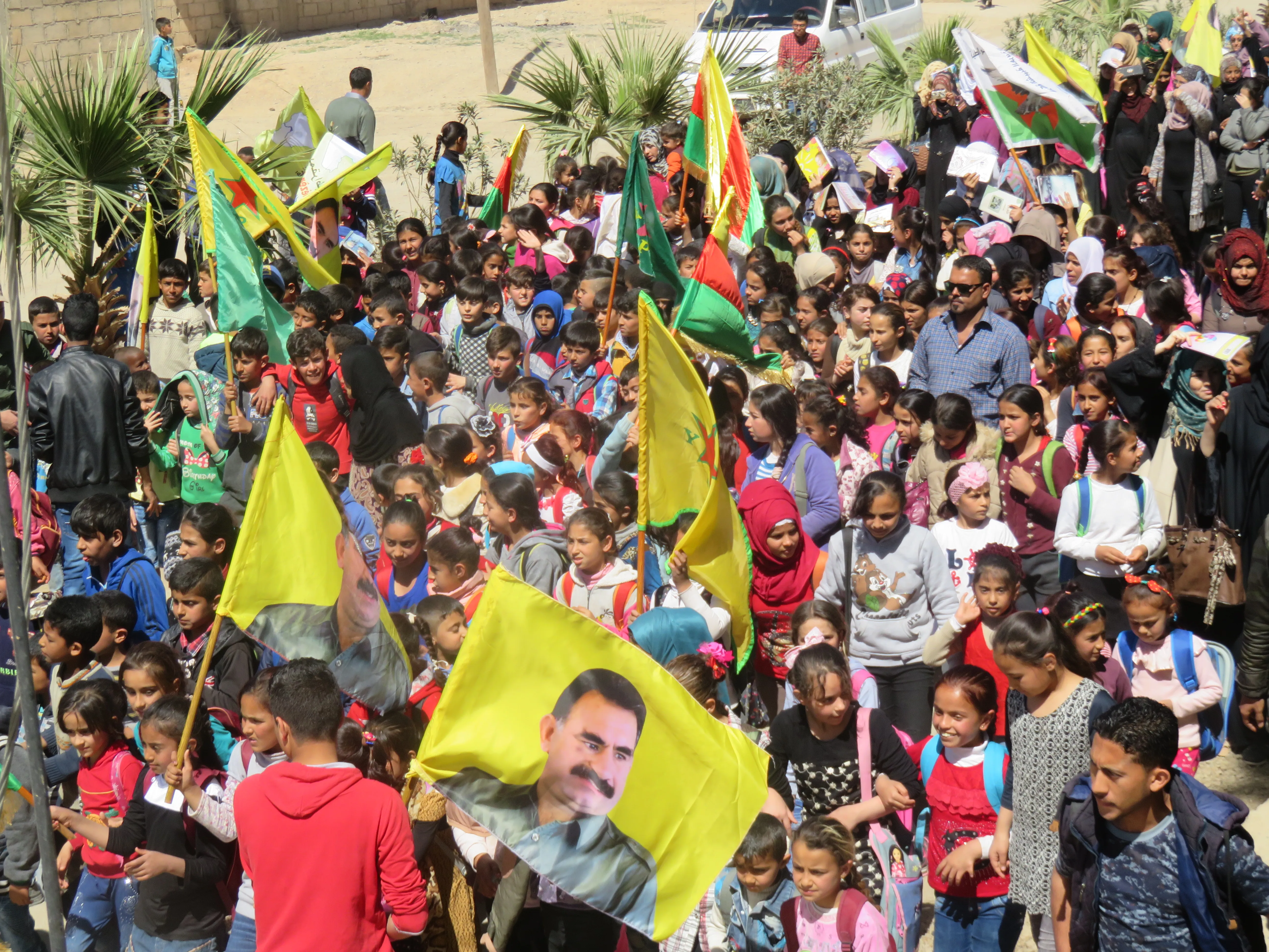 Şêniyên Til Koçer piştgiriya xwe ji bo Efrînê careke din nîşan dan