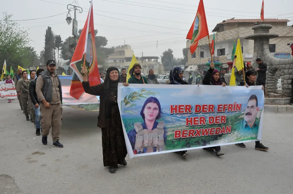 Gelê Serêkaniyê ji bo Efrînê daket qadan
