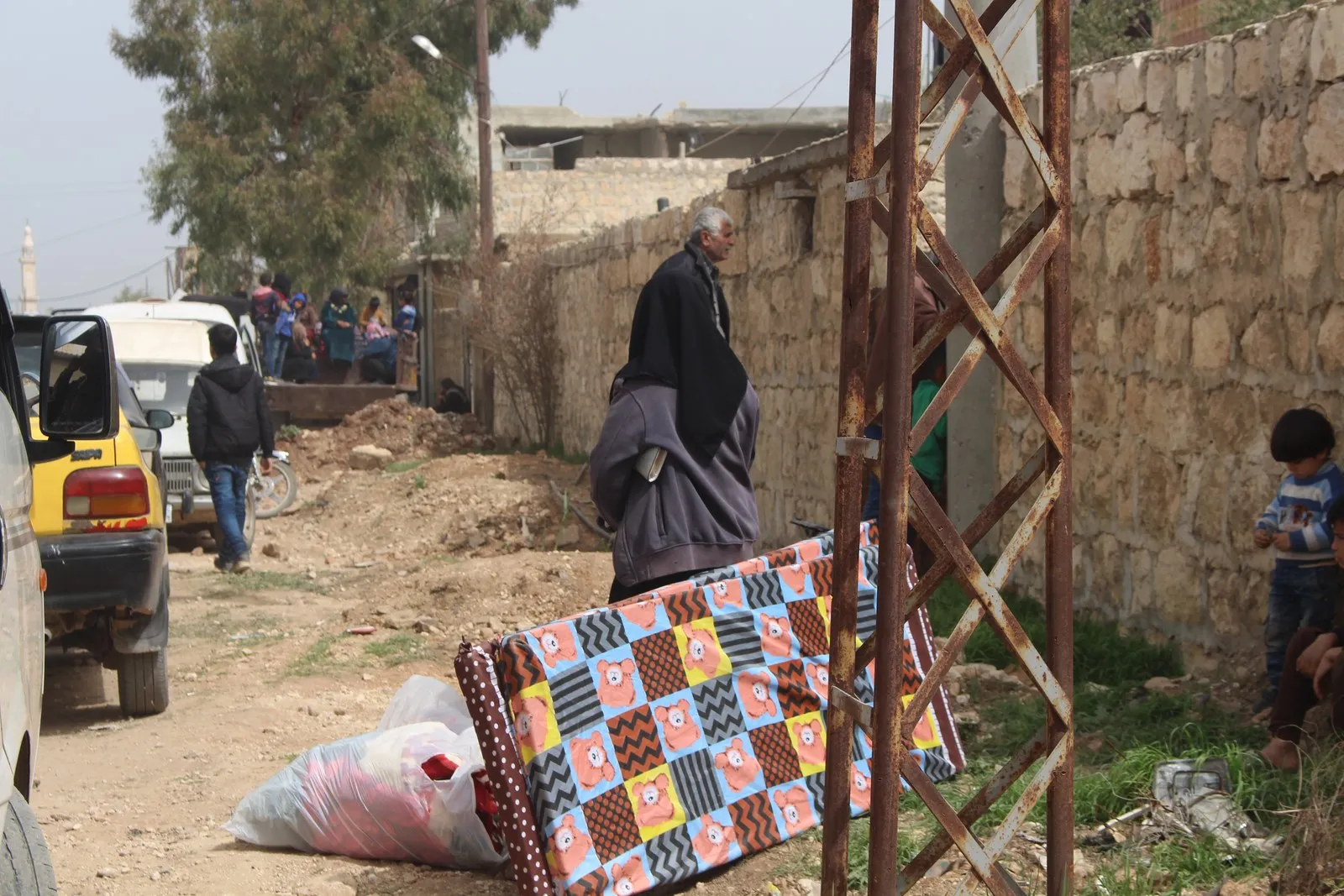 Meclîsa Fafînê alîkarî li şêniyên Efrînê belav kir