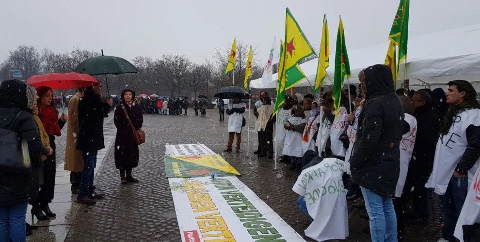 Parlementerên Partiya Çep li Berlinê piştgirî da greva birçîbûnê