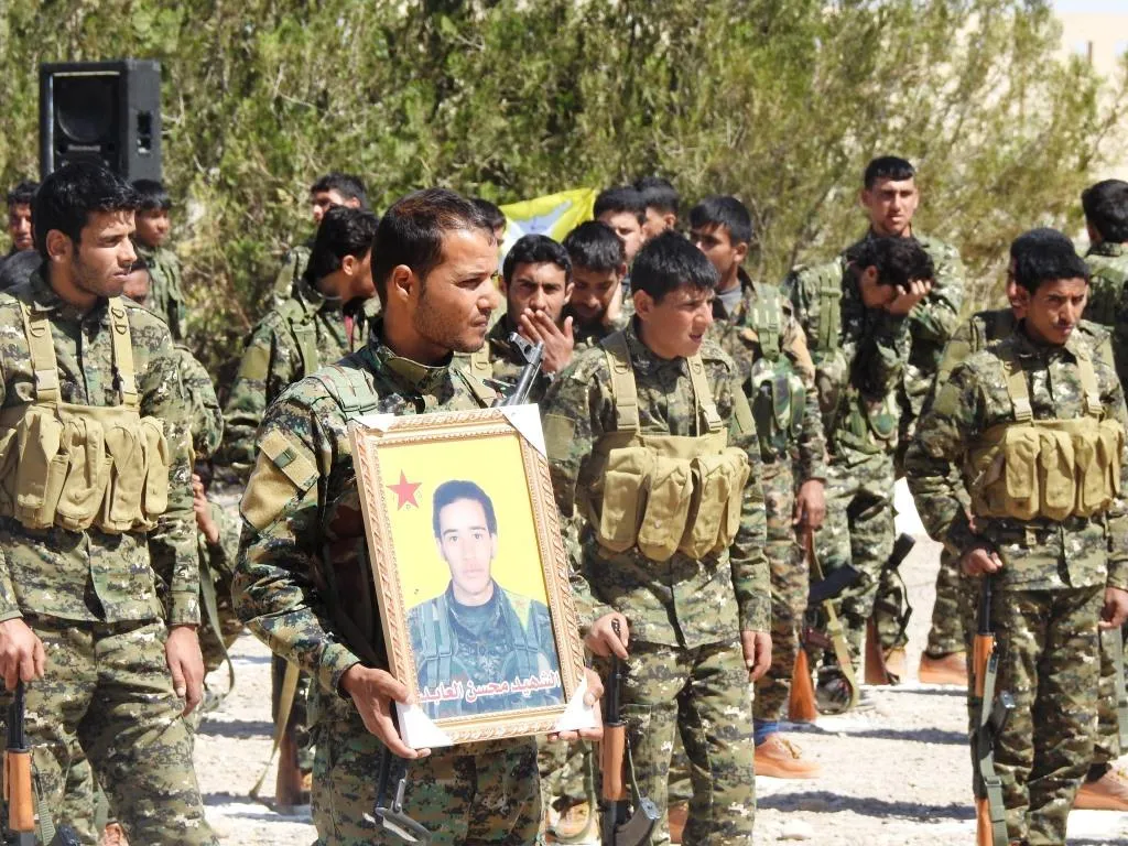 QSDʹê yekem Lîwaya leşkerî li Reqayê ava kir