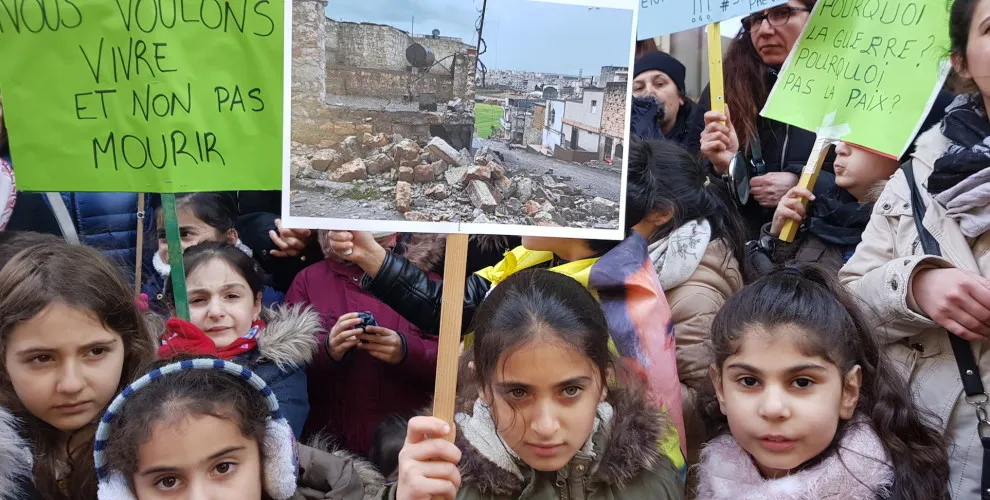 Li Fransayê Xwendekarên Kurd dibistan boykot kirin