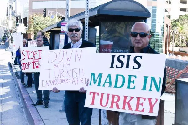 STKʹê li Los Angelesê serdana çalakiya ji bo Efrînê kir