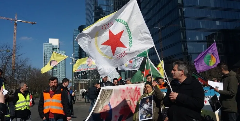 Jinên Kurd  banga tevlîbûna çalakiya protestokirina NATOʹyê kir