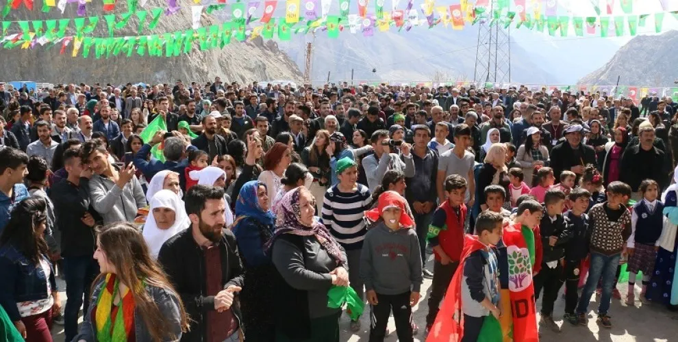 Bakurê Kurdistanê Newroz bi coşeke mezin pîroz kirin