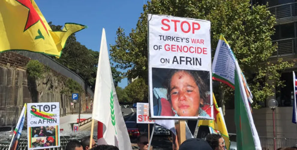 Kurdistaniyên Sydneyê ji bo Efrînê meşiyan