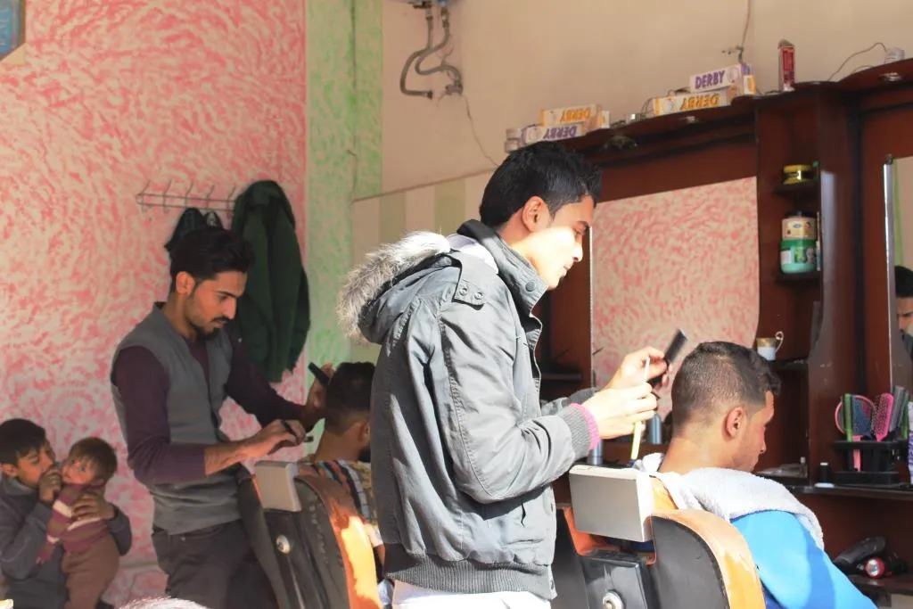 Li bajarê Reqayê ronahî careke din beriz dibe