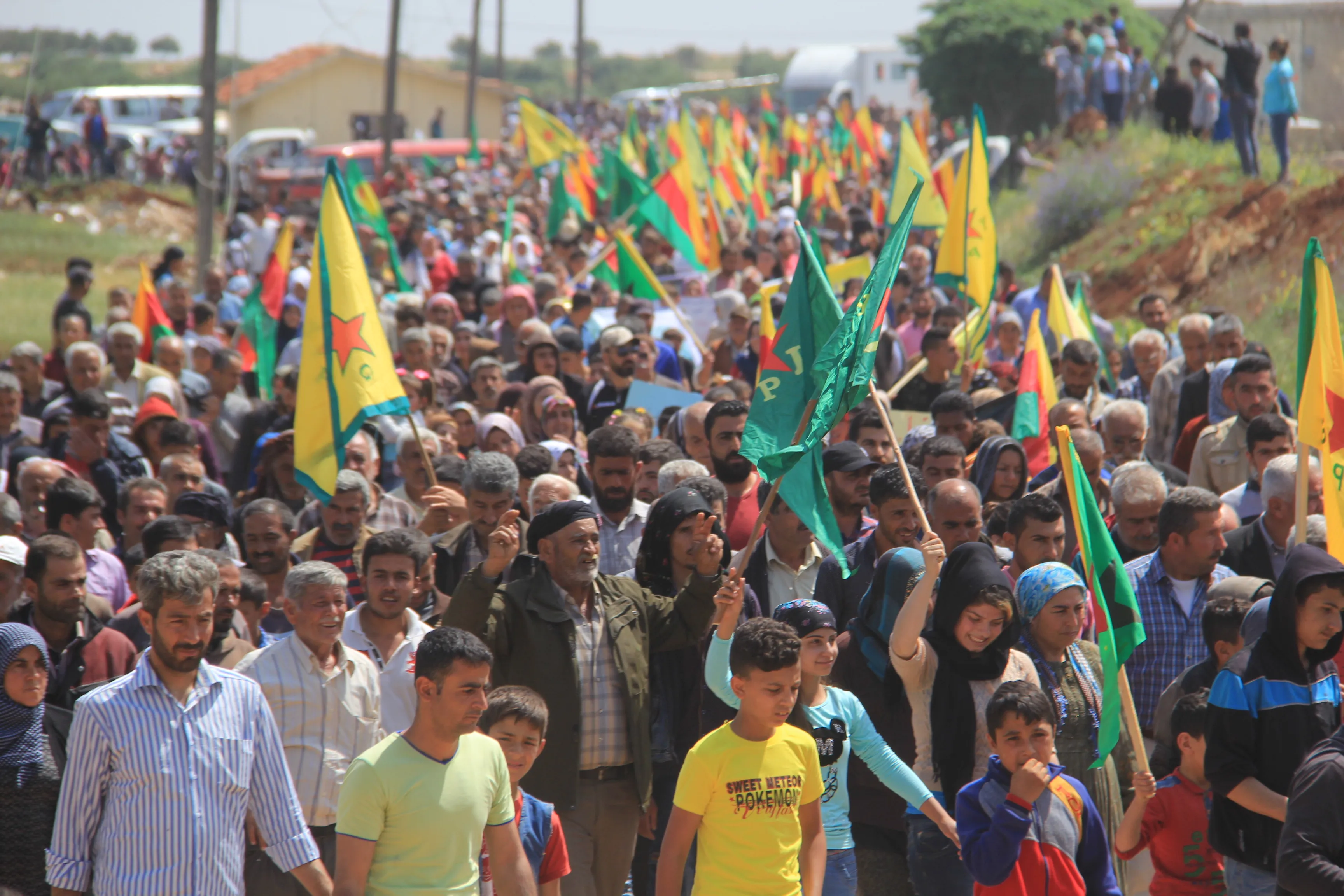 Gelê Efrîn û Şehbayê li dijî dagirkeriya Tirkiyê dimeşin