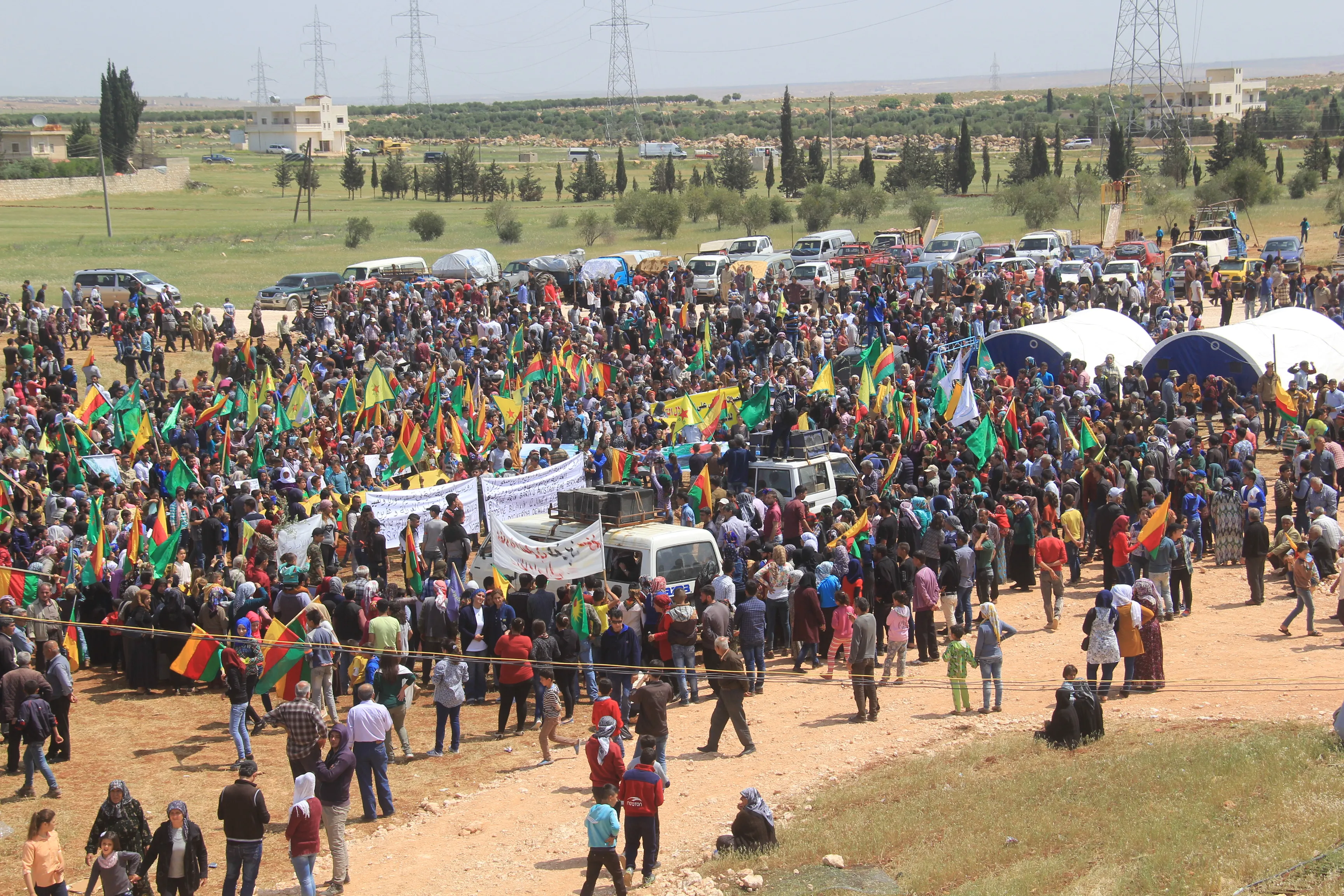 Gelê Efrîn û Şehbayê li dijî dagirkeriya Tirkiyê dimeşin