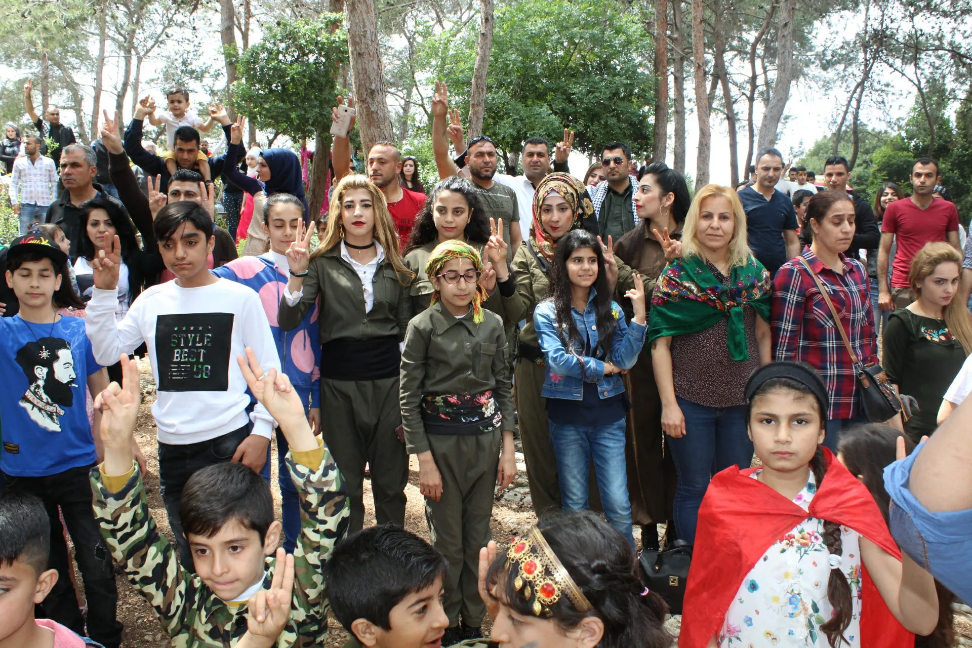 Şahiyên ji bo rojbûna Ocalan didomin