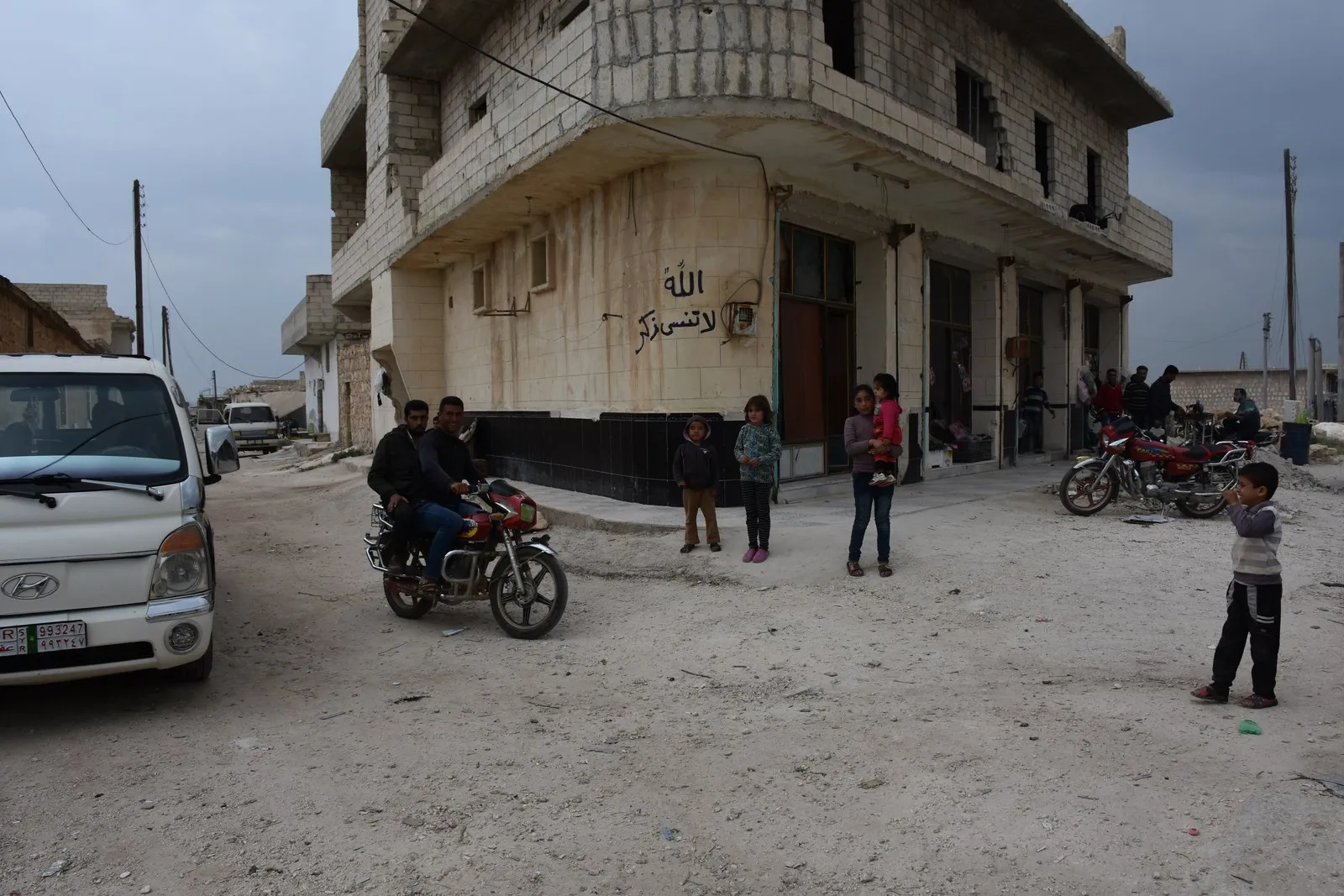 Li gundekî wêrankirî 2 hezar û 184 malbatên Efrînê hatin bicihkirin