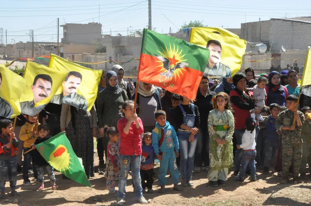 Bi wesîleya rojbûna Ocalan dar hatin çandin