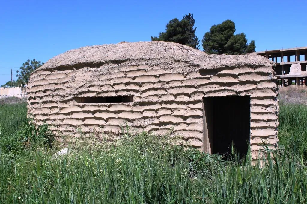 Deverên dîrokî yên El-Kesrat bûye spartgeha koçberan