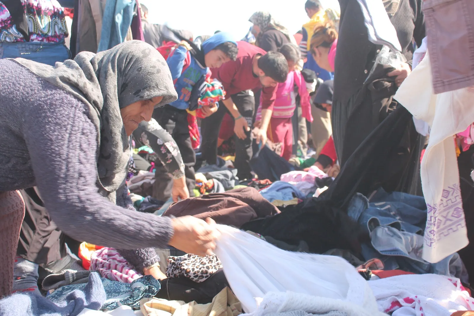 Alîkarî ji şêniyên Efrînê hatin belavkirin