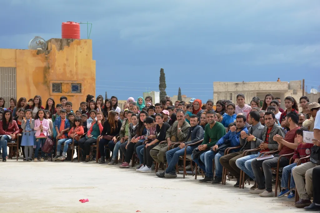 Bi wênexêzên xwe piştgirî dan zarokên Efrînê