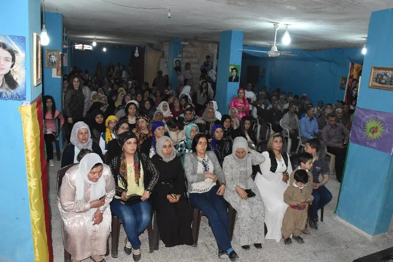 Êzidiyên Helebê Çarşema Sor pîroz kirin