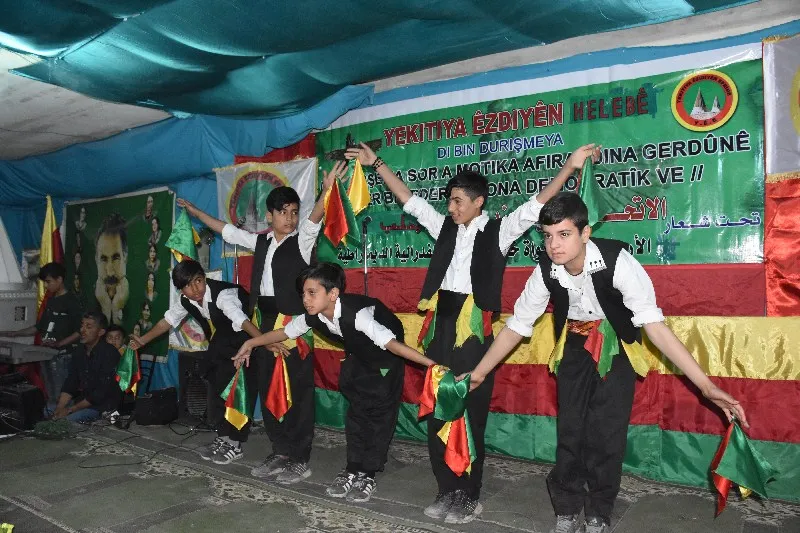 Êzidiyên Helebê Çarşema Sor pîroz kirin