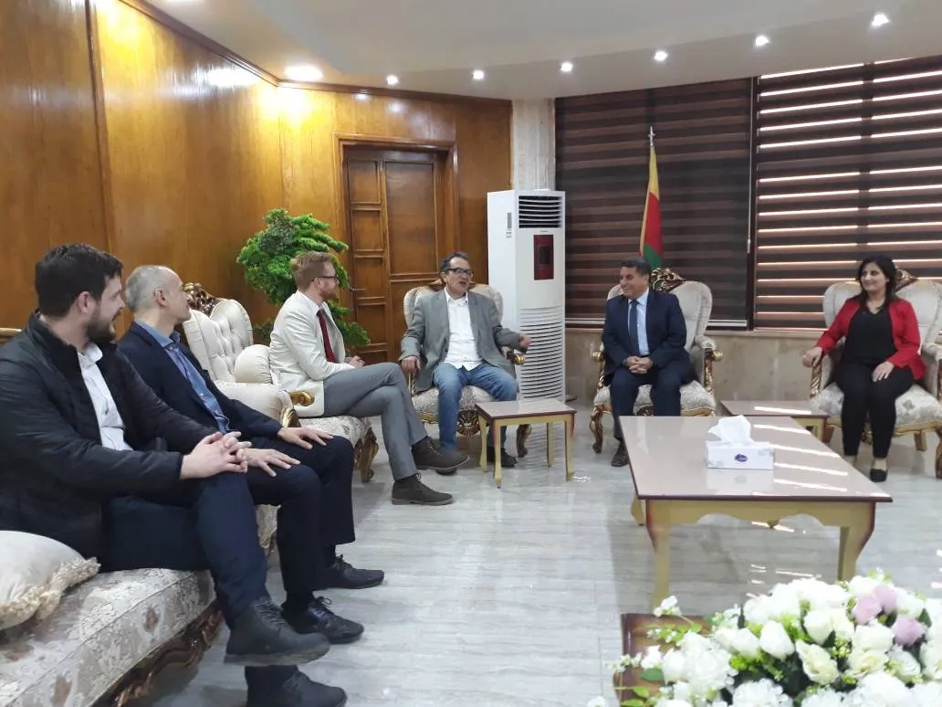 Şandeyeke Brîtanî derbasî Rojava bû