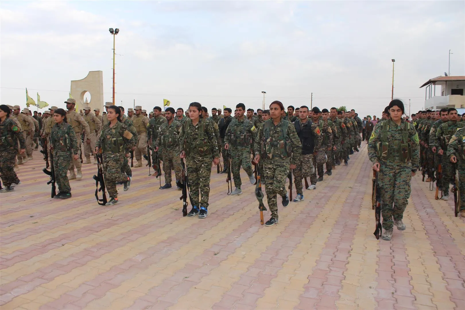 Li Hesekê du cangoriyên azadiyê hatin veşartin