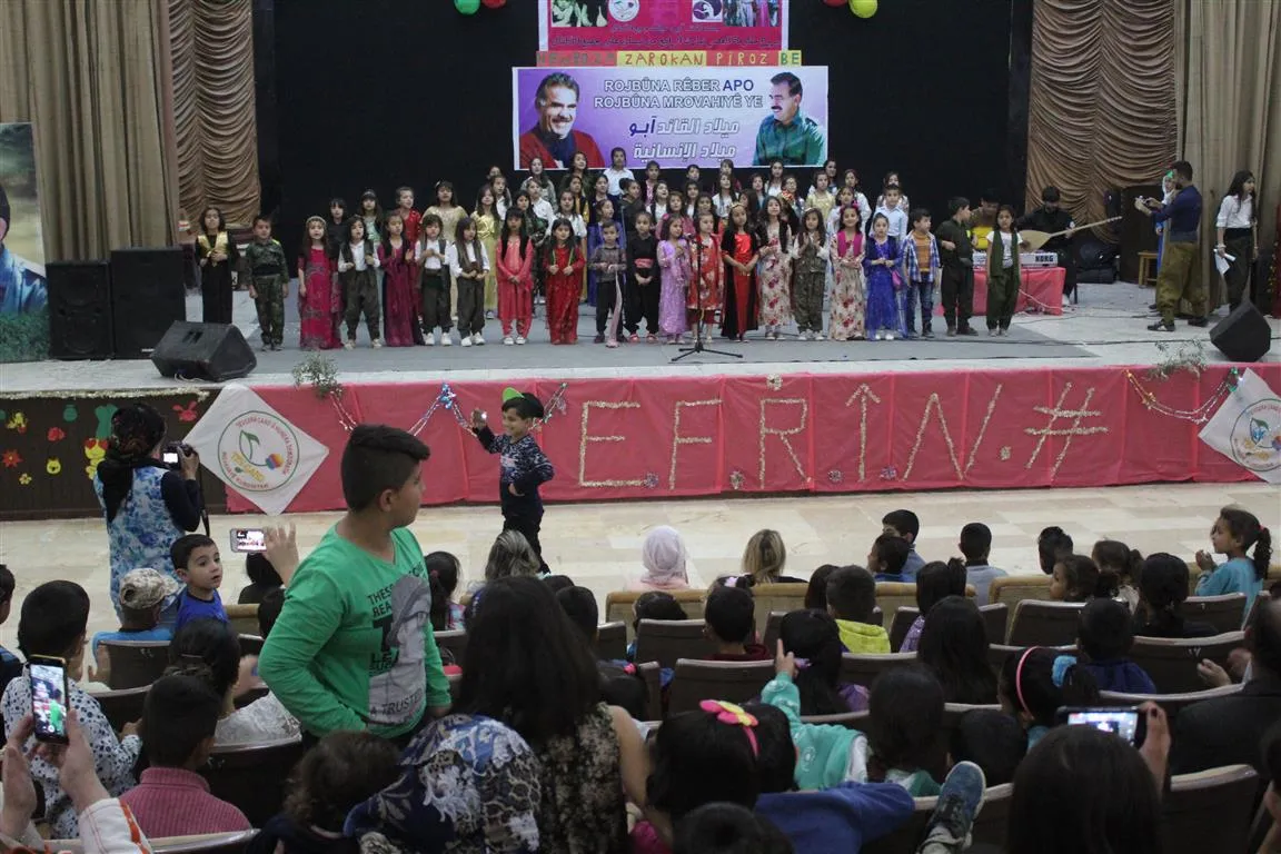 Zarokên Girkê Legê rojbûna Ocalan pîroz kirin