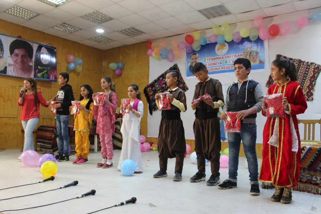 Li Kobanê û Dirbêsiyê şahiyên zarokan hatin lidarxistin
