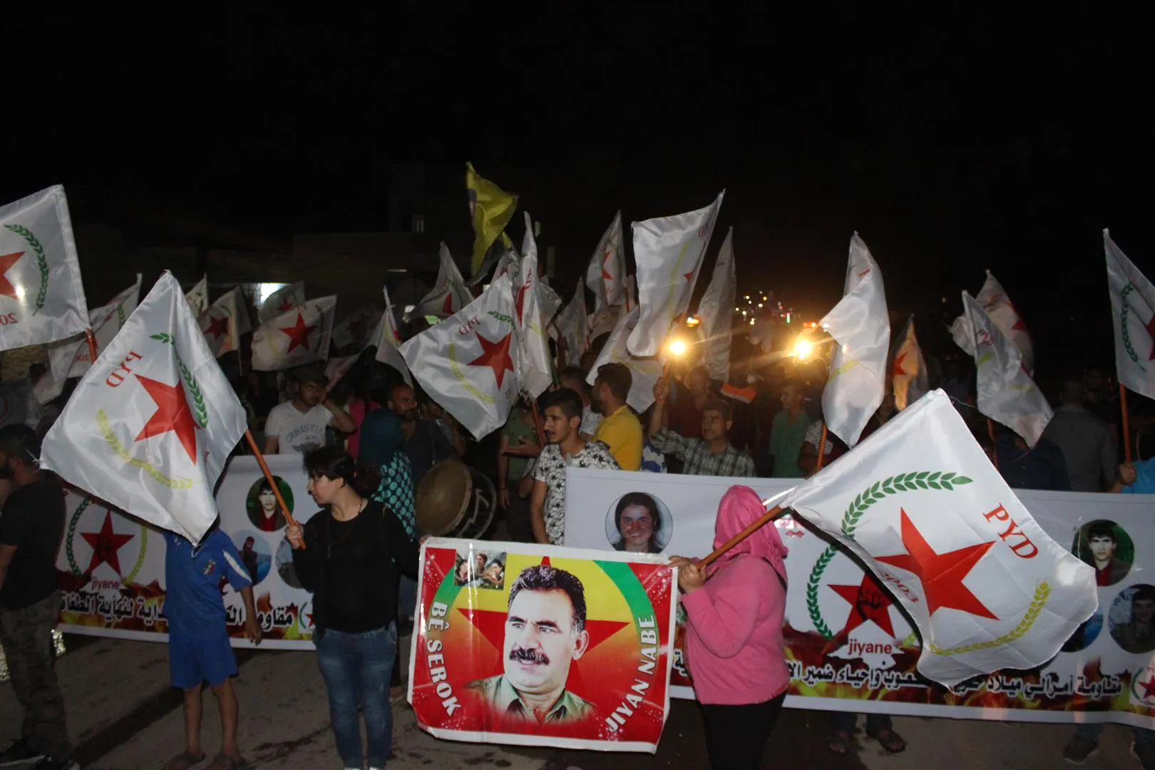 Ciwanê Hesekê li dijî dagirkeriyê û tecrîdê meşiyan