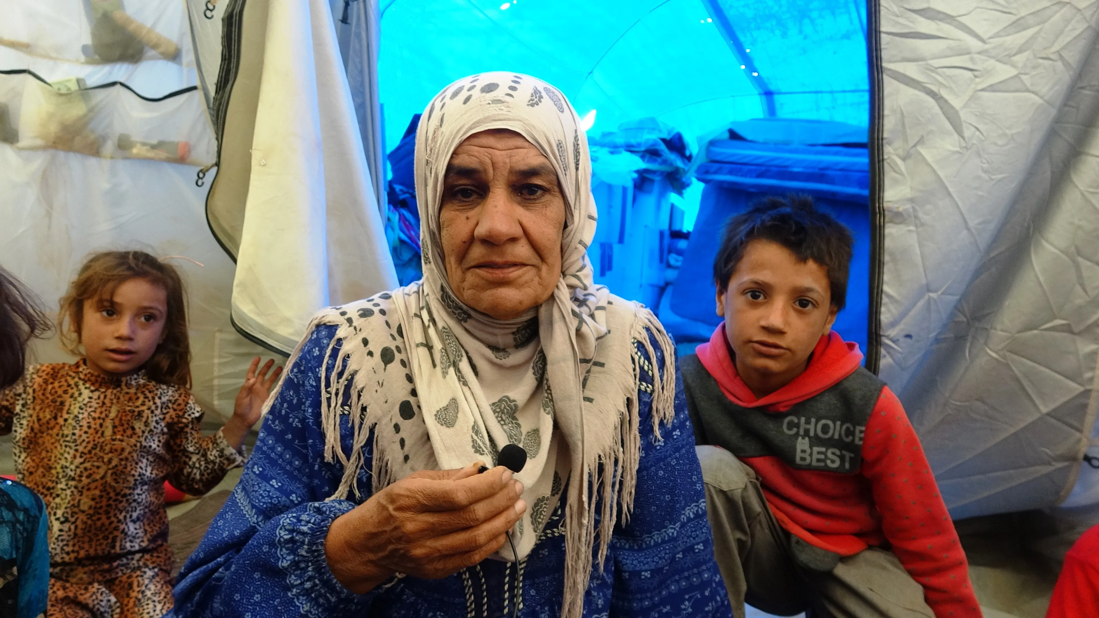Di her konekî koçberiyê de serpêhatiyek heye