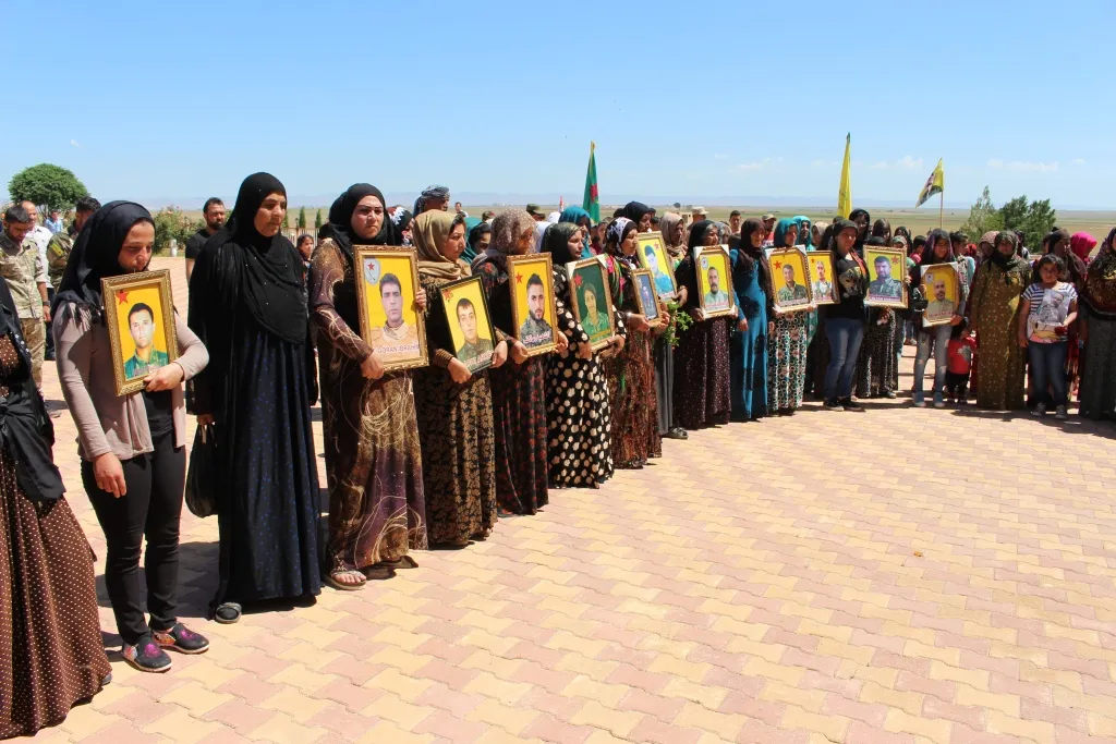 'Em ê şopdarên riya şehîdên xwe bin'