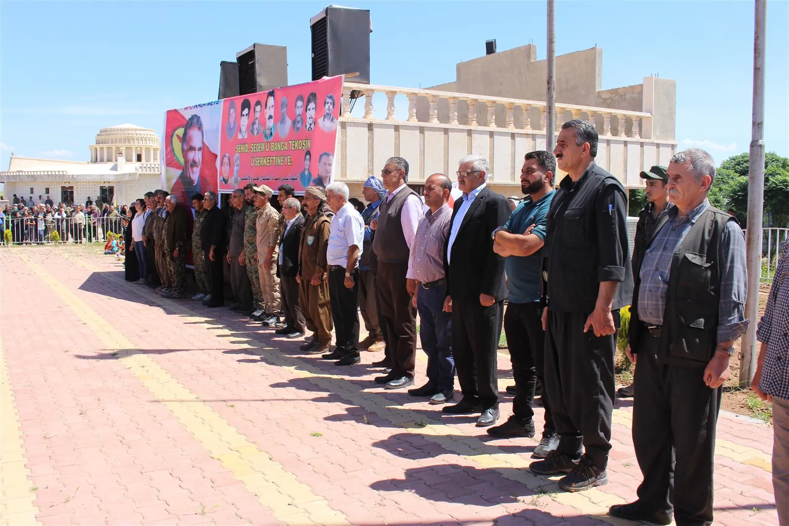 'Em ê şopdarên riya şehîdên xwe bin'