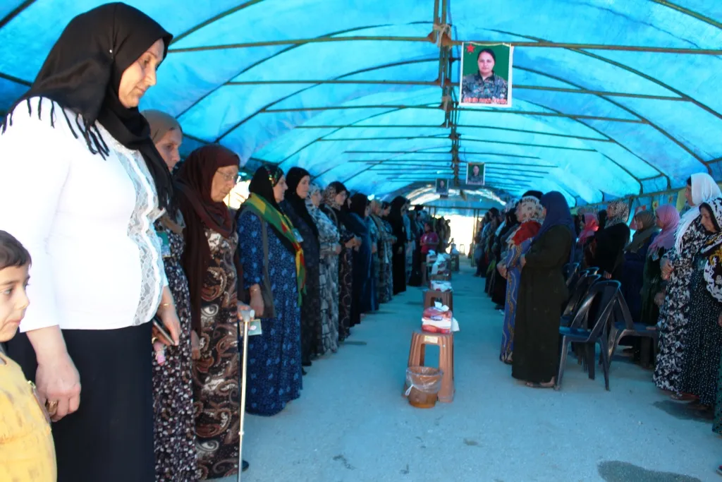 Sersaxî ji malbata şehîd Roza re hate xwestin