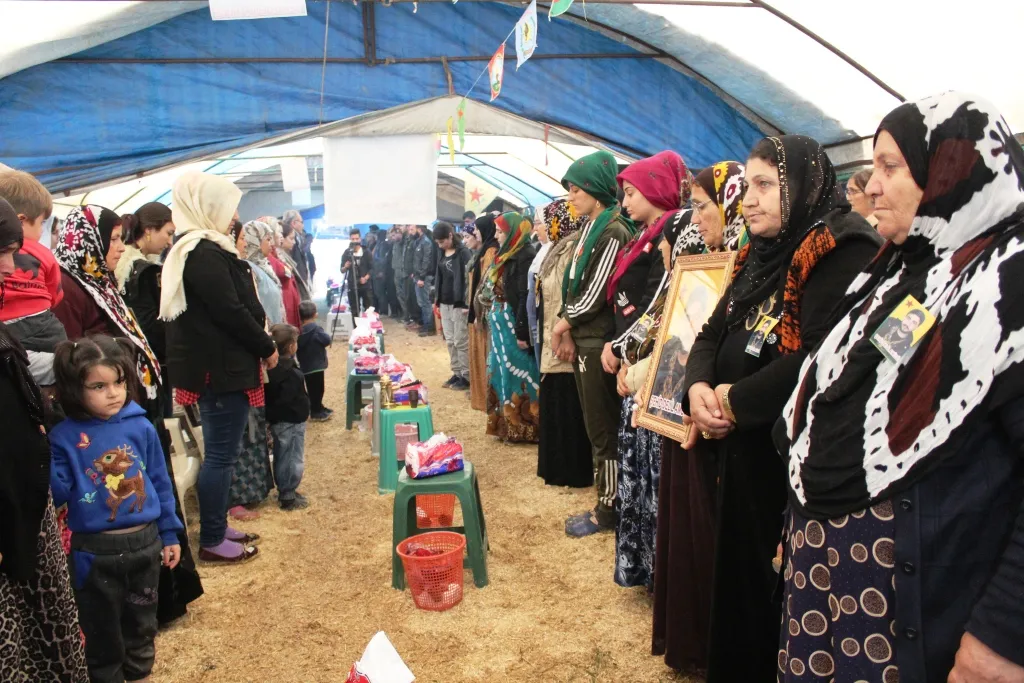 Bi sedan kesî sersaxî ji malbata Şehîd Delîl Amûdê re xwestin