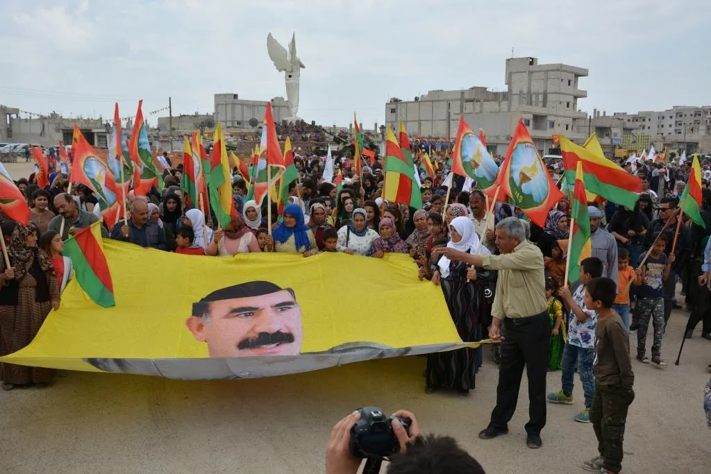 Kedkarên Kobanê di Ceja Karkeran de Berxwedana Serdemê silav kirin
